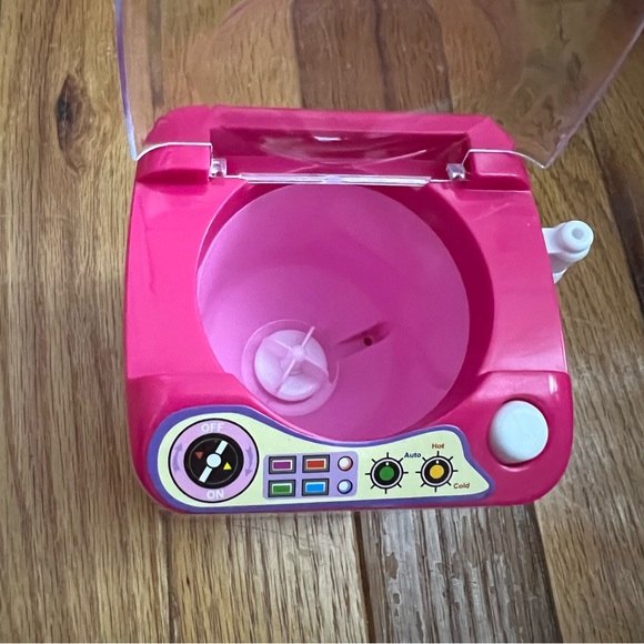 Beauty Blender, Makeup Sponge, & Brushes Washing Machine - Picture 5 of 6